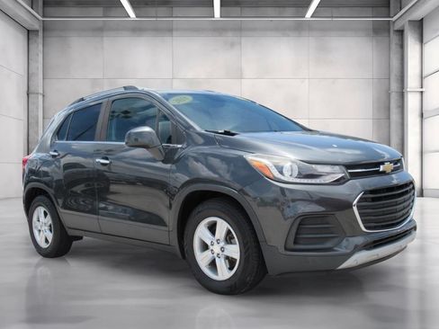 Used 2018 Chevrolet Trax LT w/ Driver Confidence Package FWD image 1