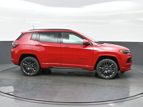 Used 2022 Jeep Compass Limited w/ (RED) Package AWD/4WD image 7