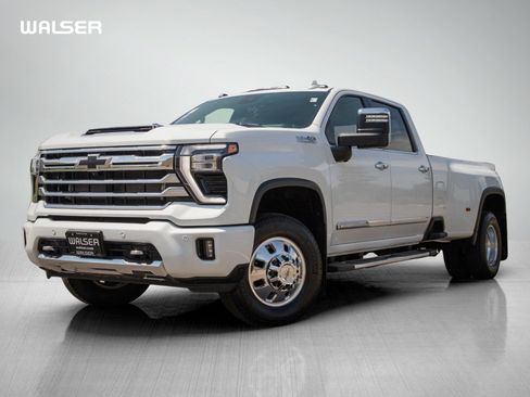 Used 2024 Chevrolet Silverado 3500 High Country w/ High Country Premium Package AWD/4WD image 1