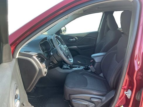 Used 2020 Jeep Cherokee Latitude FWD image 14