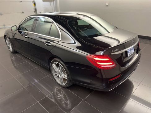Used 2018 Mercedes-Benz E 300 4MATIC image 4