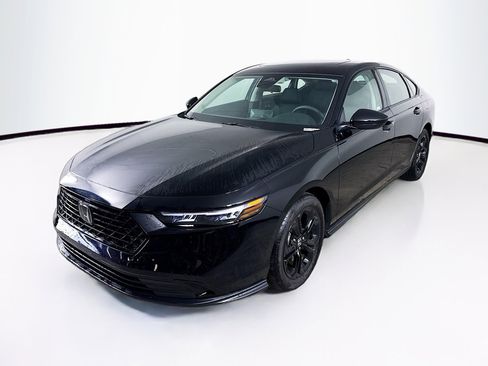 New 2025 Honda Accord SE image 4