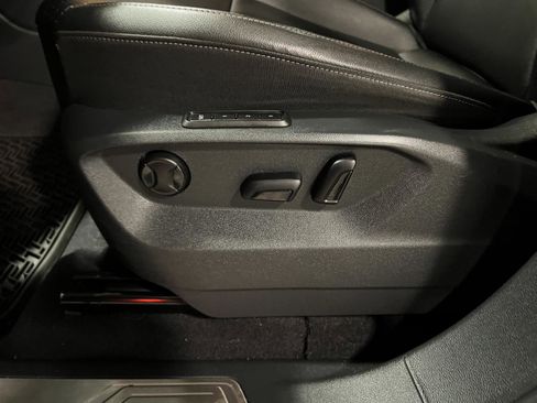 Used 2018 Volkswagen Atlas SEL w/ R-Line Package image 26