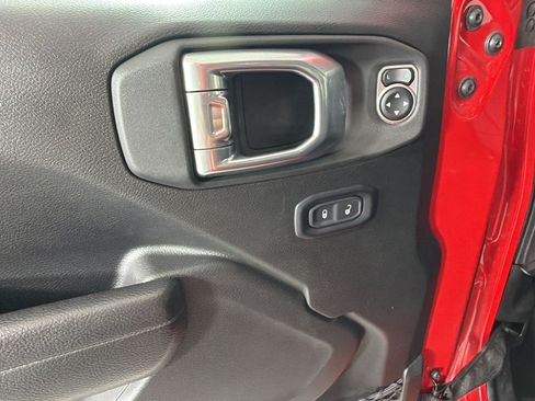 Used 2025 Jeep Wrangler Unlimited Sport AWD/4WD image 13
