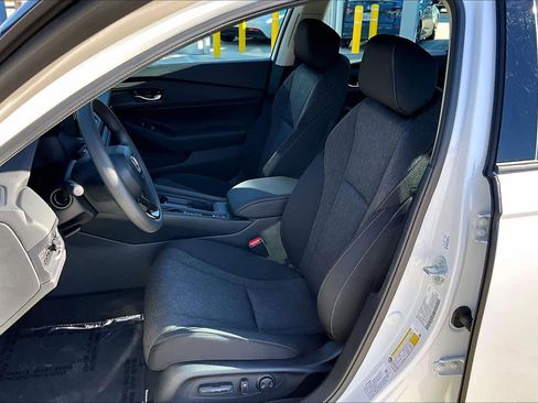 Used 2025 Honda Accord SE image 7