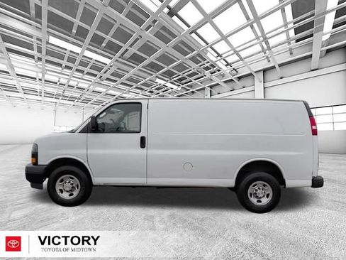 Used 2021 Chevrolet Express 2500 w/ Driver Convenience Package RWD image 6