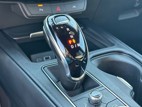 Used 2025 Cadillac XT4 Premium Luxury image 30