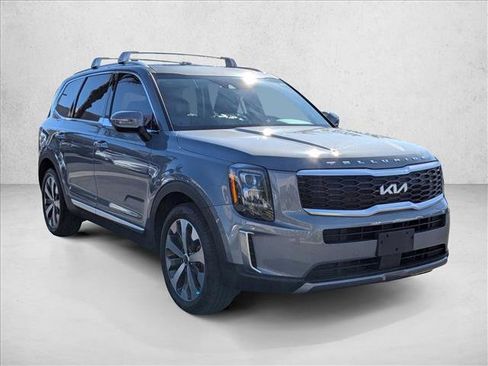 Used 2022 Kia Telluride EX w/ EX Premium Package image 3