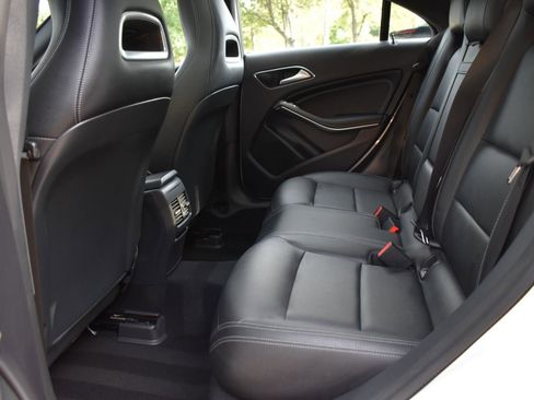 Used 2019 Mercedes-Benz CLA 250 4MATIC image 39