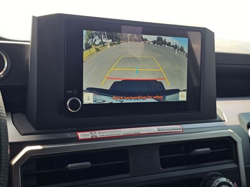 Used 2025 Toyota 4Runner SR5 AWD/4WD image 25