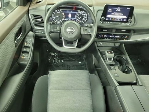 Certified 2023 Nissan Rogue SV image 16