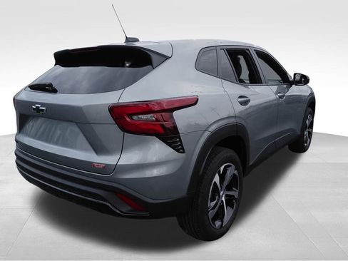 Certified 2025 Chevrolet Trax RS w/ Driver Confidence Package image 8