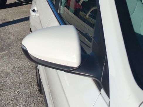 Used 2022 Hyundai Ioniq SE image 11