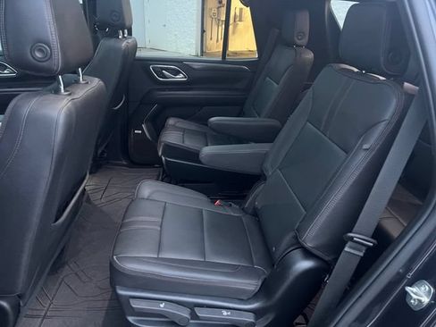 Used 2022 Chevrolet Tahoe RST w/ Luxury Package AWD/4WD image 18