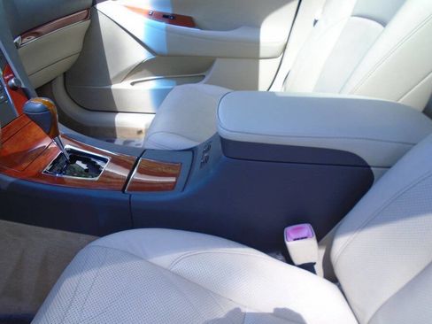 Used 2010 Lexus ES 350 image 17