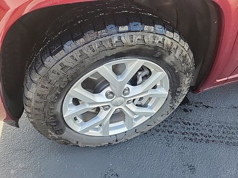 Used 2022 Jeep Grand Cherokee Overland w/ Advanced Protech Group III image 9