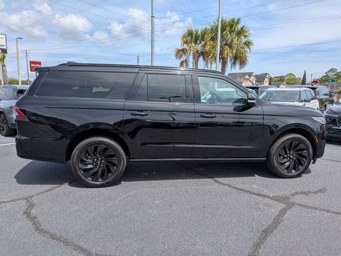 New 2026 Lincoln Navigator L Reserve w/ Jet Appearance Package AWD/4WD image 3