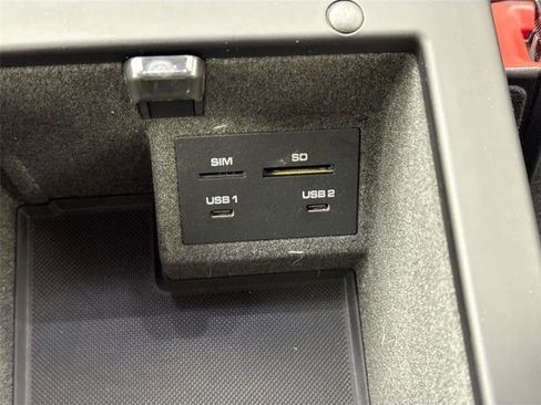 Used 2021 Porsche Macan image 33