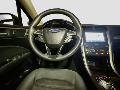 Used 2020 Ford Fusion SE AWD/4WD image 31