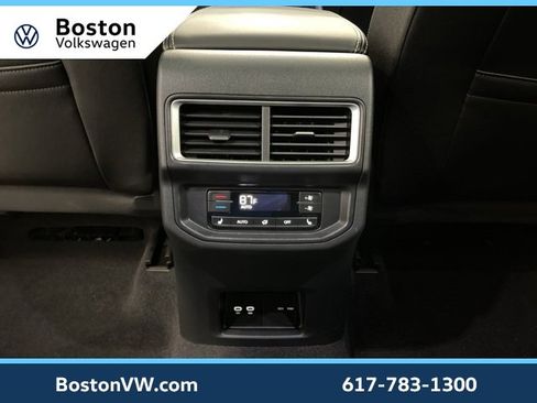 Used 2025 Volkswagen Atlas SEL Premium R-Line image 28
