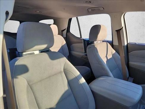 Used 2021 Chevrolet Traverse LT FWD image 15