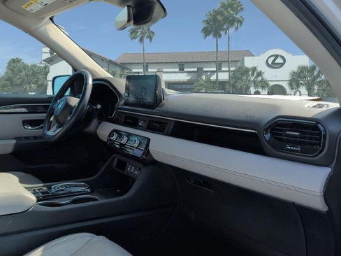 Used 2025 Honda Pilot Elite image 30