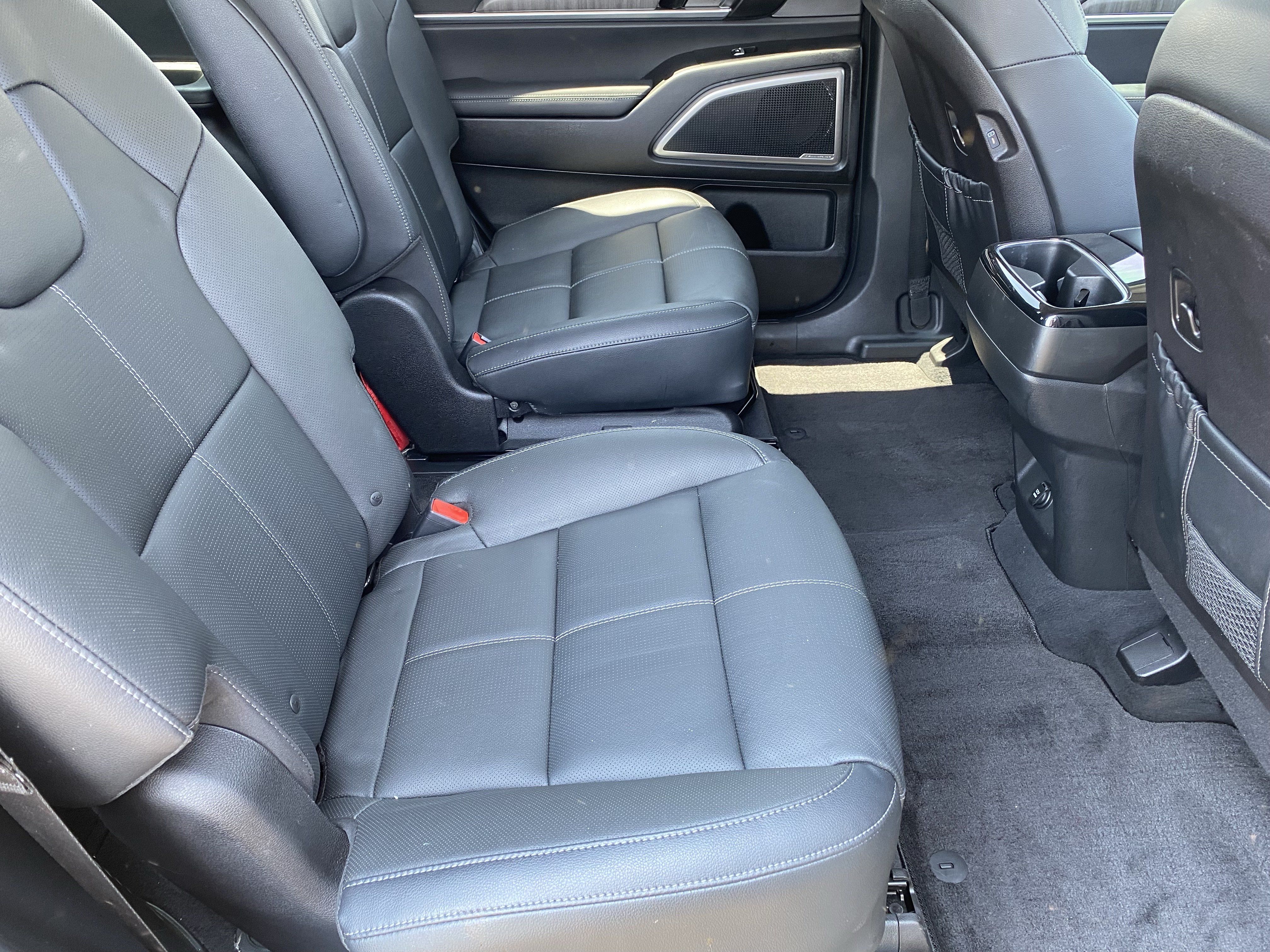 Used 2023 Kia Telluride EX w/ EX Captain's Chair Package FWD image 13