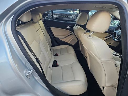Used 2015 Mercedes-Benz GLA 250 image 11