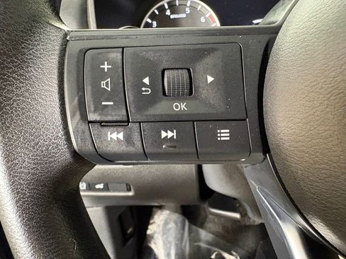 Used 2024 Nissan Rogue SV FWD image 21