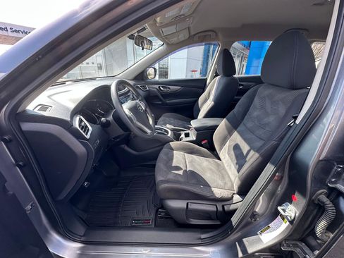 Used 2016 Nissan Rogue S image 9