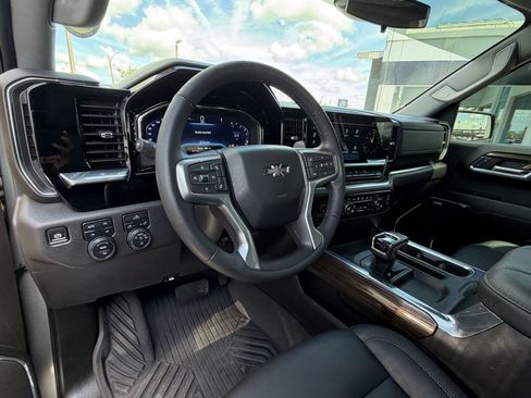 Certified 2024 Chevrolet Silverado 1500 LT Trail Boss w/ Convenience Package II AWD/4WD image 17