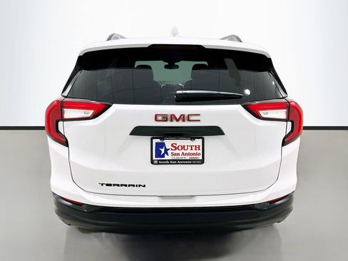 Used 2023 GMC Terrain SLE w/ Driver Convenience Package image 6