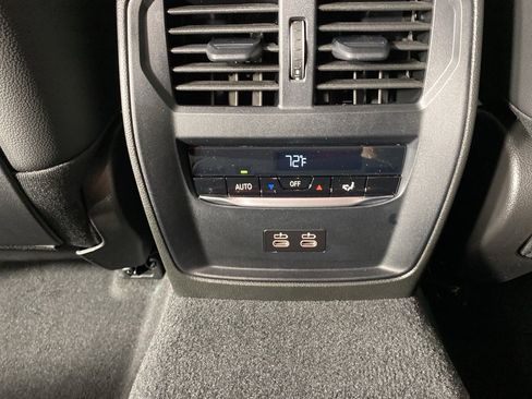 New 2025 BMW 330i xDrive Sedan w/ Convenience Package image 27