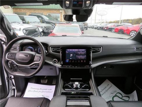 Used 2024 Jeep Wagoneer L Series III w/ Flexible Seating Group image 6