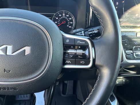 Used 2023 Kia Sorento S image 23