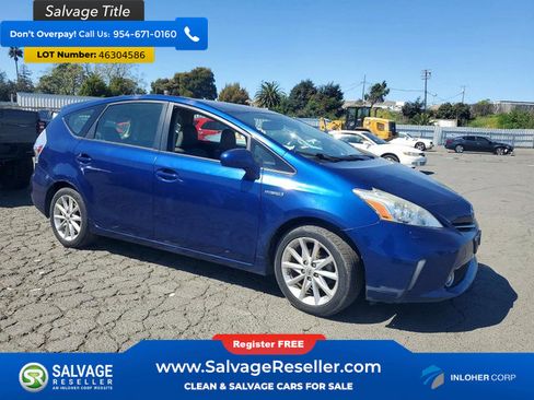 Used 2014 Toyota Prius V Five image 5