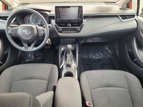 Used 2021 Toyota Corolla LE image 12