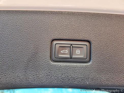 Used 2022 Audi Q8 Premium Plus image 20