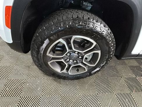 Used 2022 Jeep Grand Cherokee Trailhawk AWD/4WD image 9
