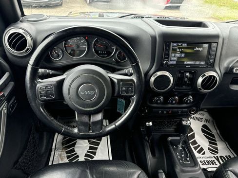 Used 2016 Jeep Wrangler Unlimited Sahara w/ Max Tow Package AWD/4WD image 16