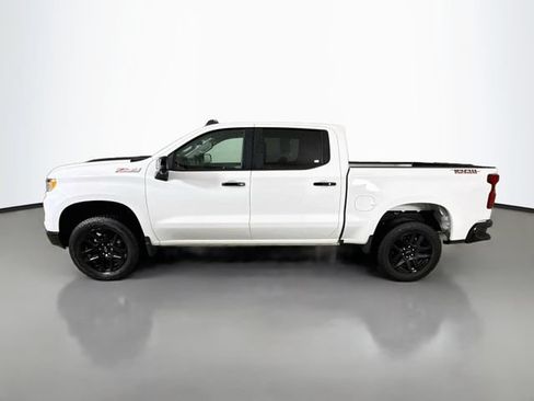 Used 2025 Chevrolet Silverado 1500 LT Trail Boss w/ Convenience Package II AWD/4WD image 4