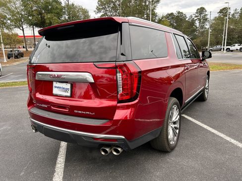 Used 2021 GMC Yukon XL Denali w/ Denali Premium Package image 9