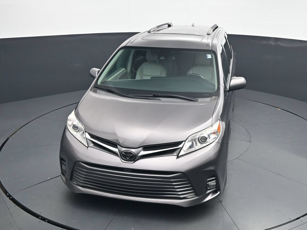 Used 2018 Toyota Sienna XLE w/ XLE Navigation Package FWD image 34