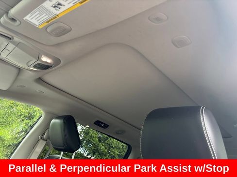 Used 2023 Chrysler Pacifica Limited AWD/4WD image 25