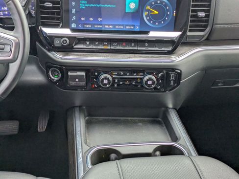 Used 2024 Chevrolet Silverado 2500 LTZ w/ LTZ Plus Package image 18