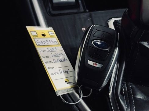 Used 2025 Subaru Outback Premium image 39