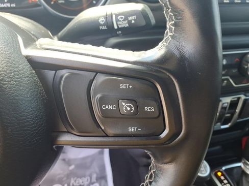 Used 2023 Jeep Gladiator Sport AWD/4WD image 9
