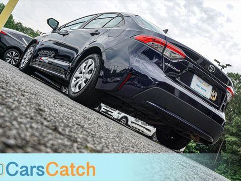 Used 2020 Toyota Corolla LE FWD image 5