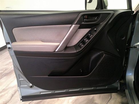 Used 2017 Subaru Forester 2.5i Premium w/ All-Weather Package image 33