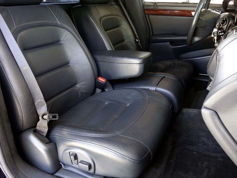 Used 2001 Cadillac De Ville Limousine FWD image 14